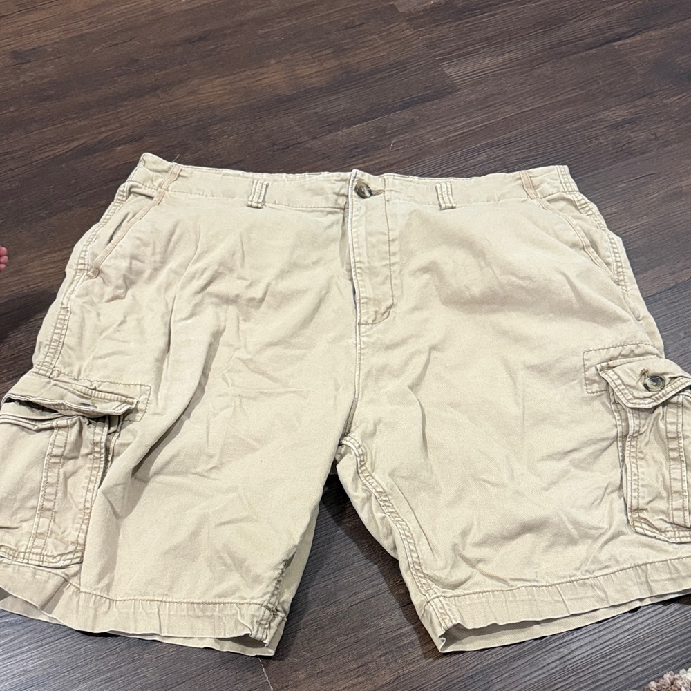Men's Tan Cargo Shorts